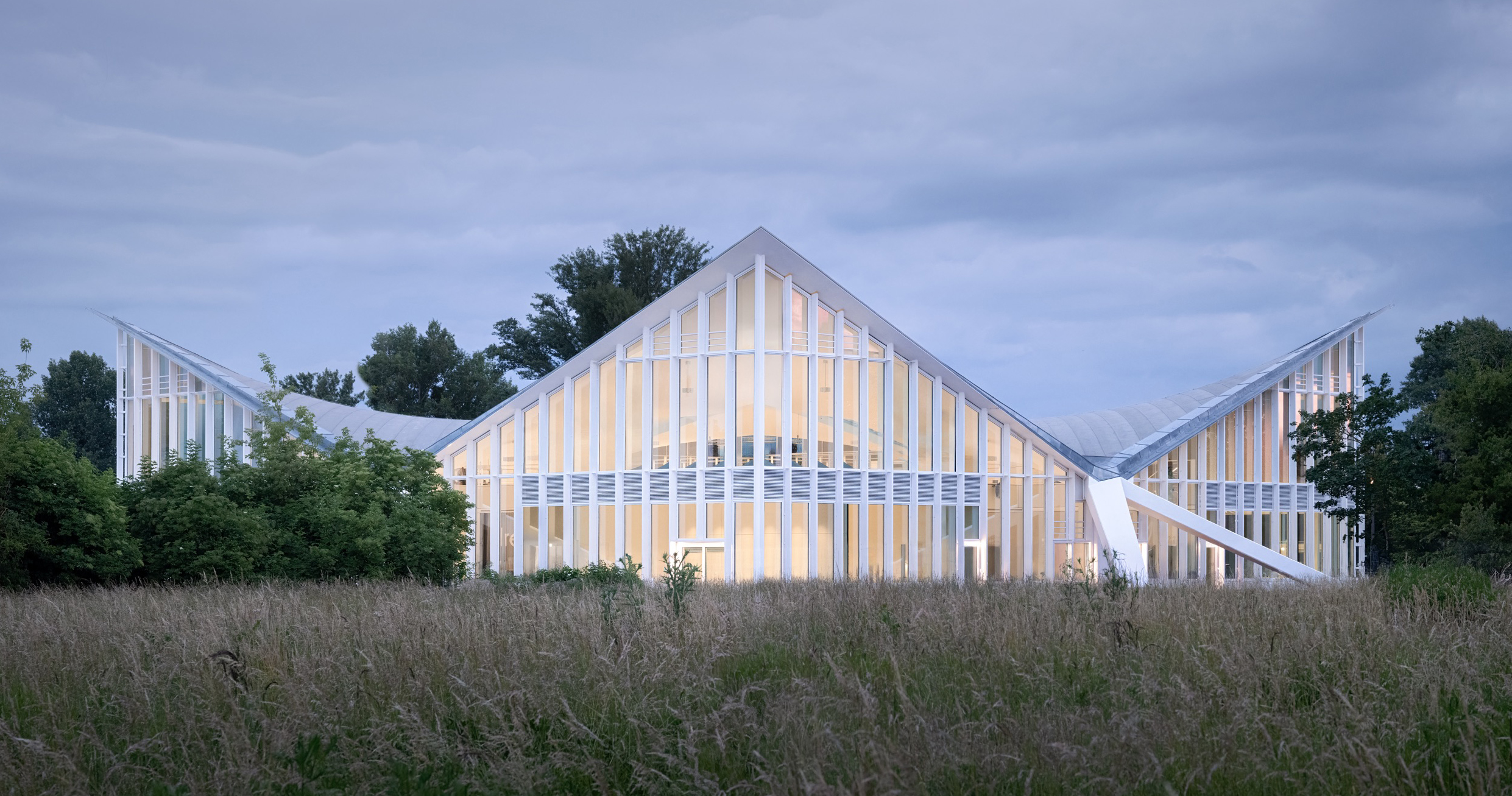 Hyparschale – A Historic Monument Reimagined